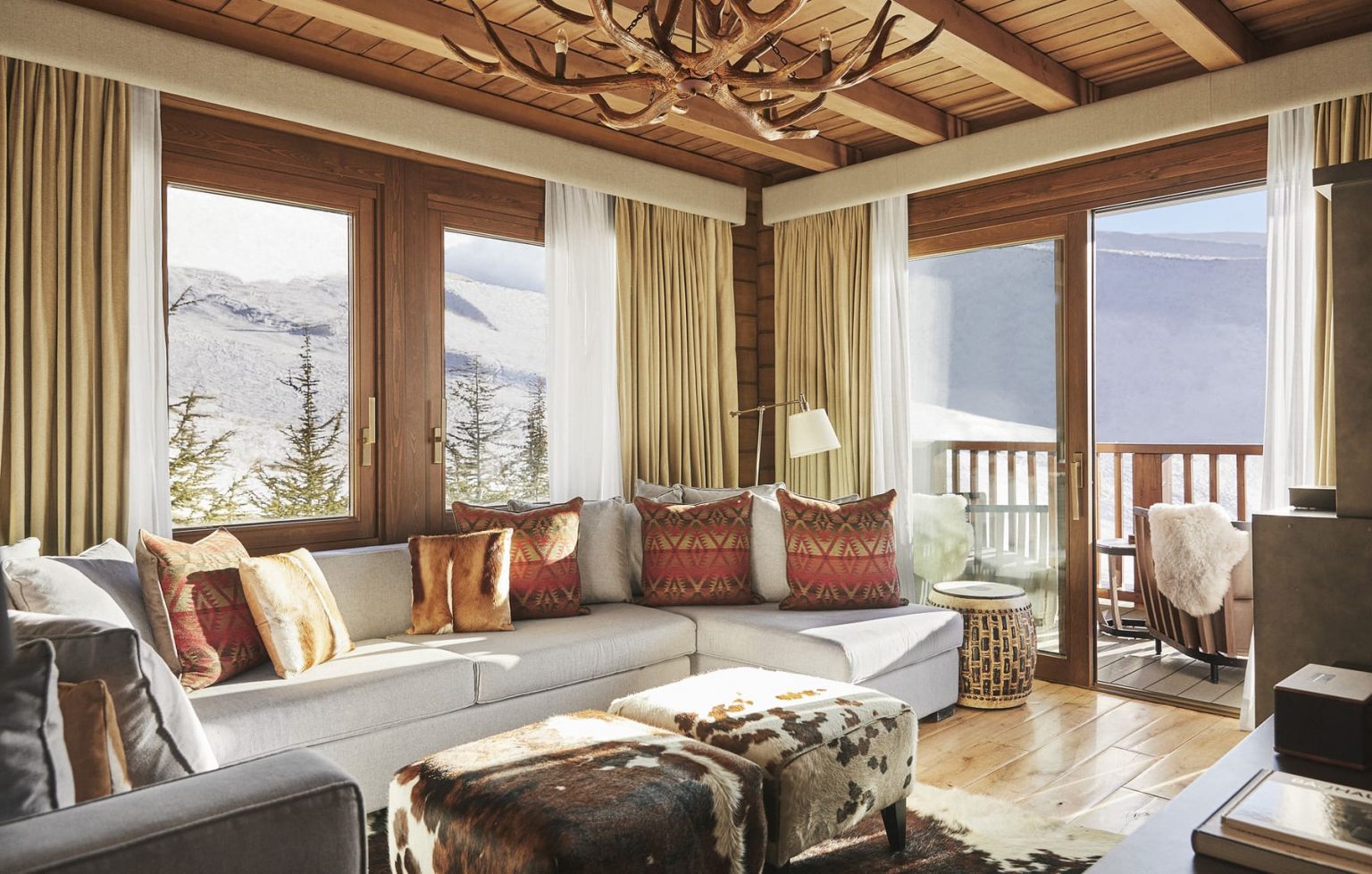 Sierra Hotel and Ski Resort – El Lodge
